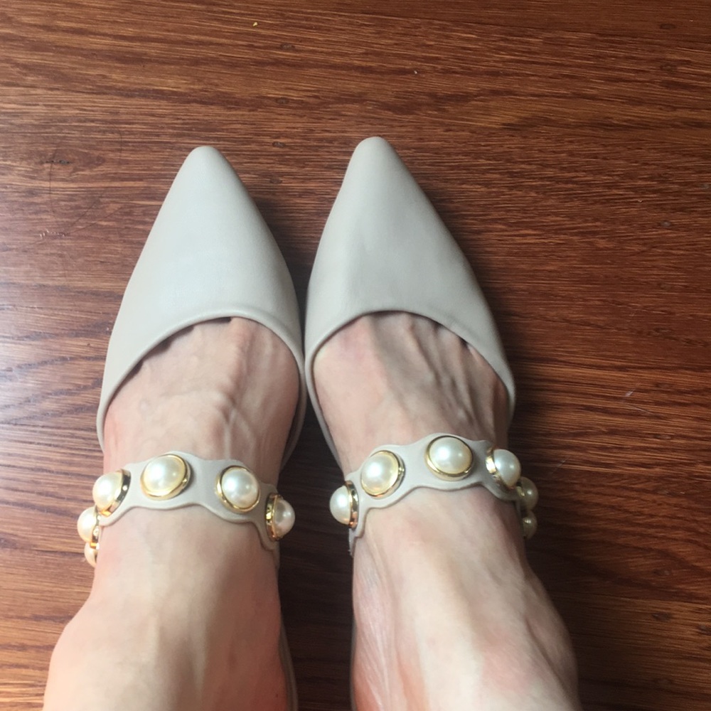 Cute Flats - image 1